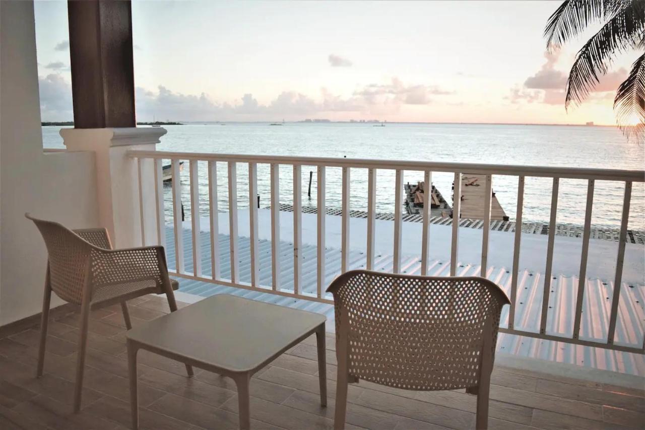 Bartolome Oceanfront Suites Isla Mujeres Exteriör bild